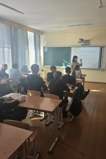 Психолог Манасян С.А. провела с ребятами занятие с элементами тренинга "Как успешно сдать экзамен"