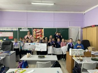 Коллективное творческое занятие, посвящённое Первомаю