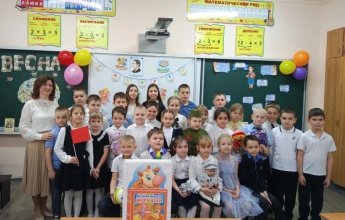 Сегодня во 2 «Б» классе -настоящий праздник  поэзии!