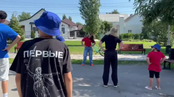 Сегодня в спортивном сквере прошла "Зарядка со стражами порядка"!